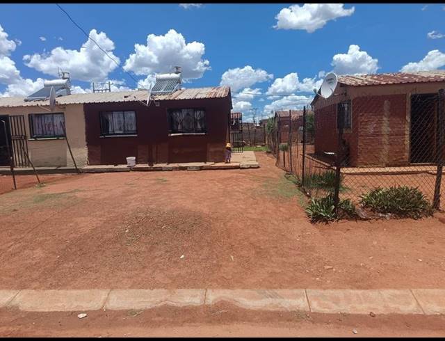 2 BEDROOM HOUSE FOR SALE IN SIMUNYE